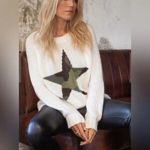 wooden ships Women’s Camo Star Raglan Snow White Sweater